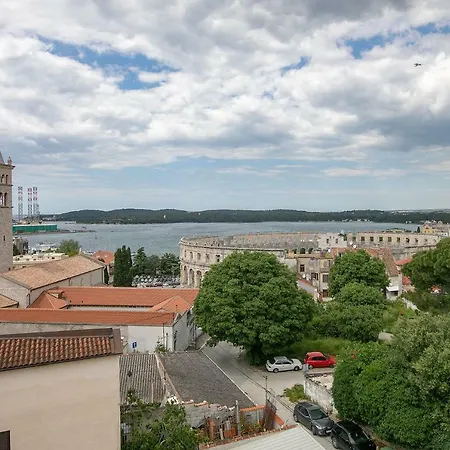 Bjork Apartment Pula